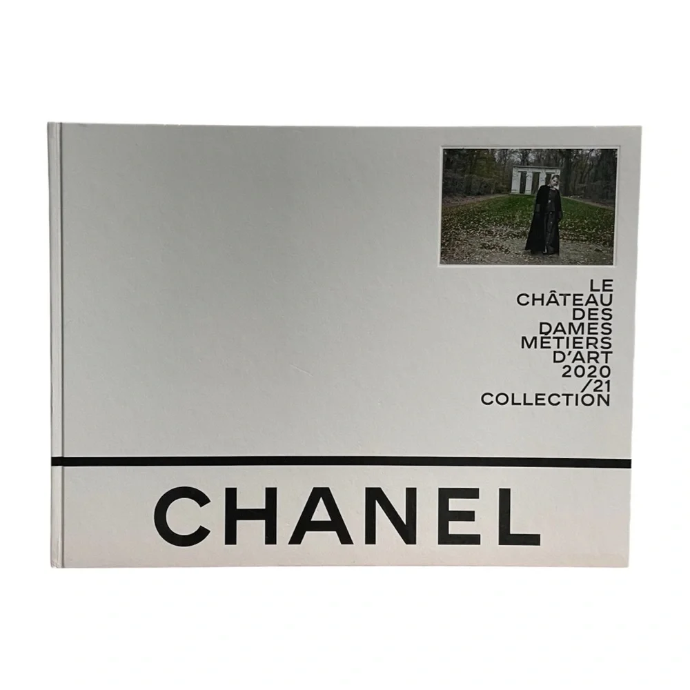 CHANEL Le Chateau des Dames Metiers D’Art 2020 2021 Collection Book